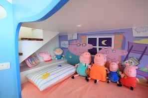 Quarto família | Escrivaninha, cortinas blackout, quartos à prova de som