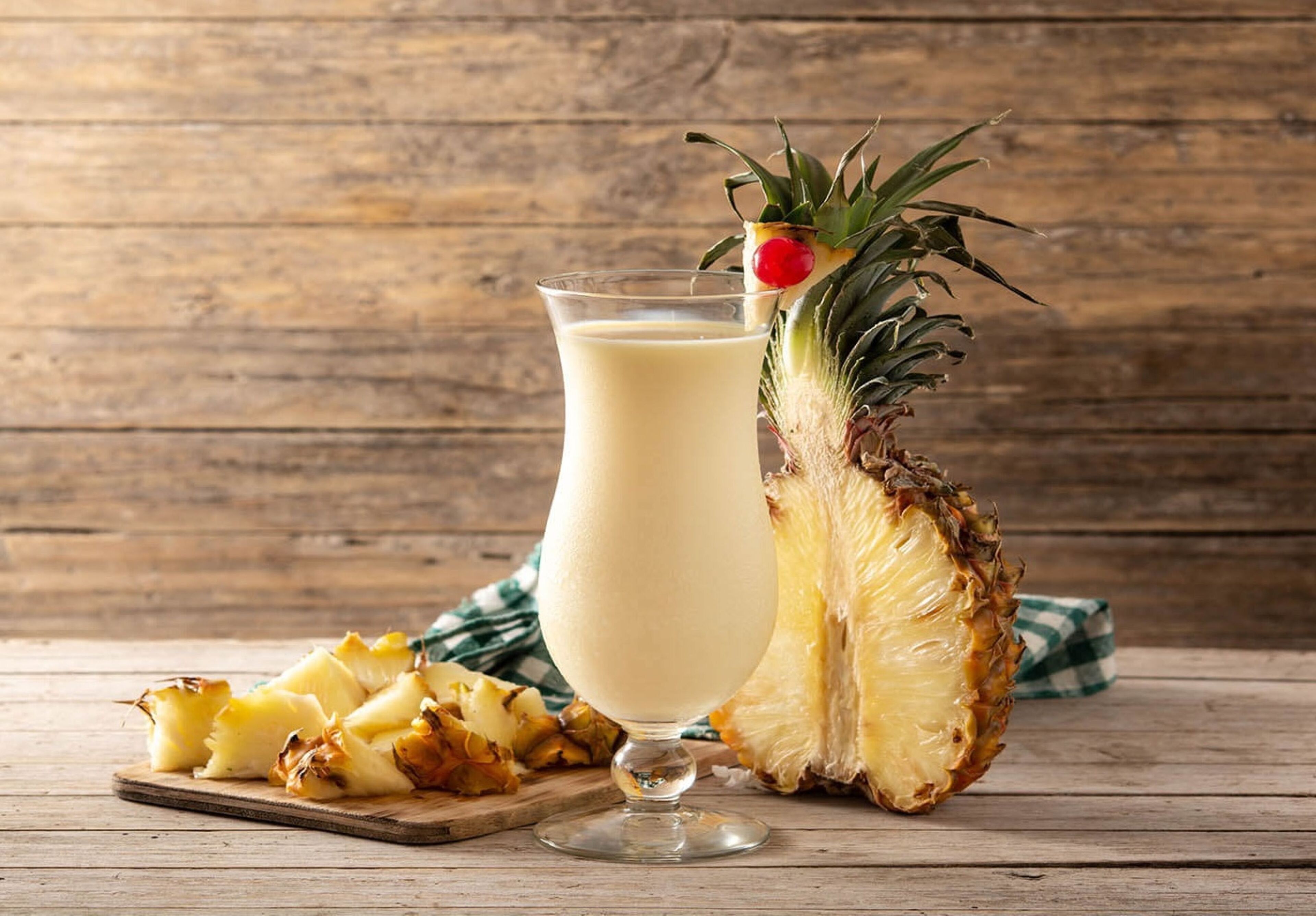 serves lunch, dinner and happy hour