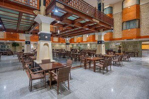 Frokost, lunsj og middag serveres, indonesiske retter 