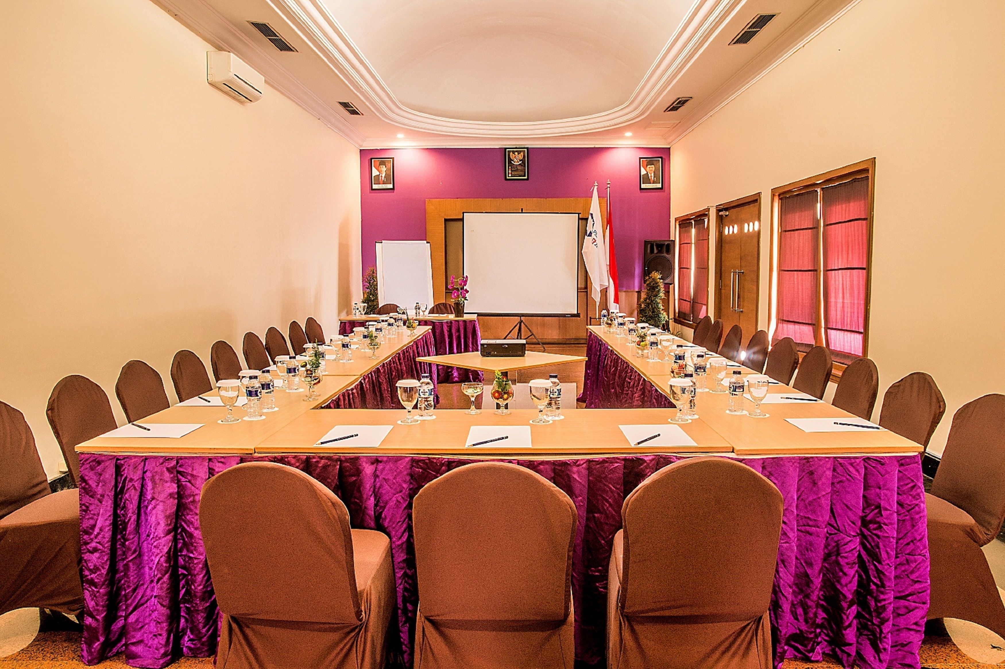 Foto - Famous Hotel Kuta Formerly Permata Kuta Hotel