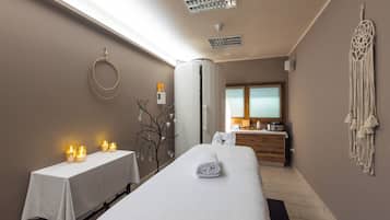 Sauna, hot tub, Turkish bath/hammam, massages