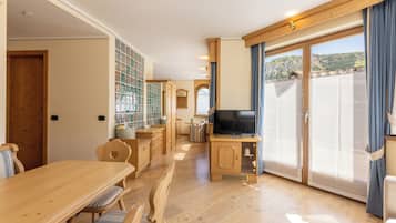 Suite, Terrace | Living area | Flat-screen TV