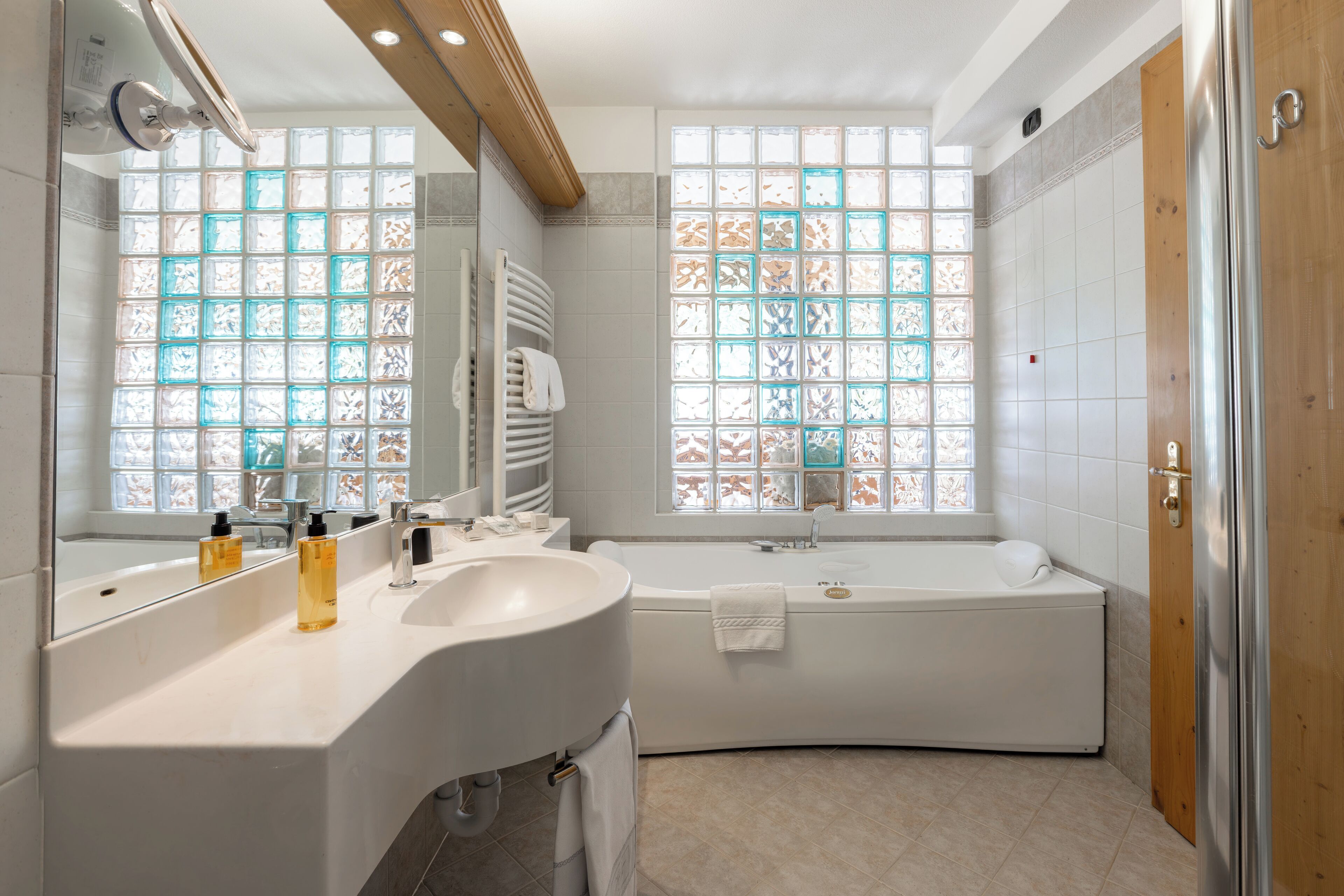 suite, terrace | bathroom | free toiletries, hair dryer, bathrobes, bidet