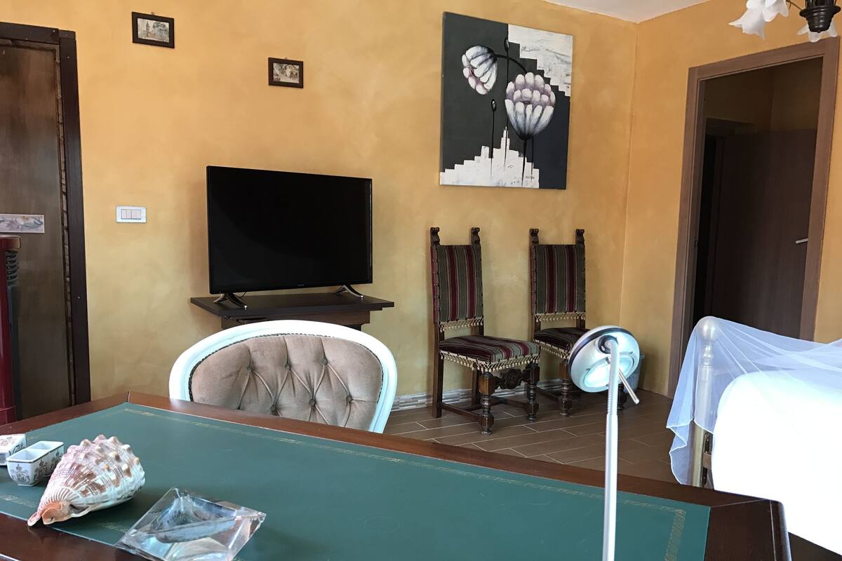 Deluxe Double Room (3 guests) | Free cots/infant beds
