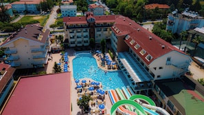 Front of property - Side Yesiloz Hotel (Manavgat)