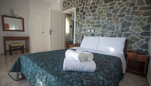 Appartement Familial, vue mer | Literie de qualité supérieure, coffres-forts dans les chambres