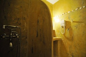 Superior Room, Sea View | Bathroom | Shower, free toiletries, towels, soap - Paradiso Boutique Hotel (Paros)