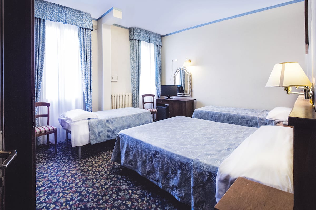 Quadruple Room | In-room safe, free WiFi