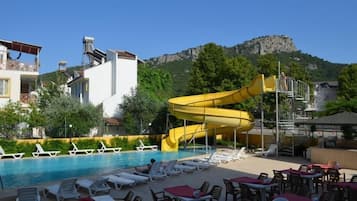 Outdoor pool, pool loungers