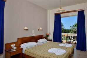 Studio | Zimmersafe, Schreibtisch, schallisolierte Zimmer, Bügeleisen/Bügelbrett