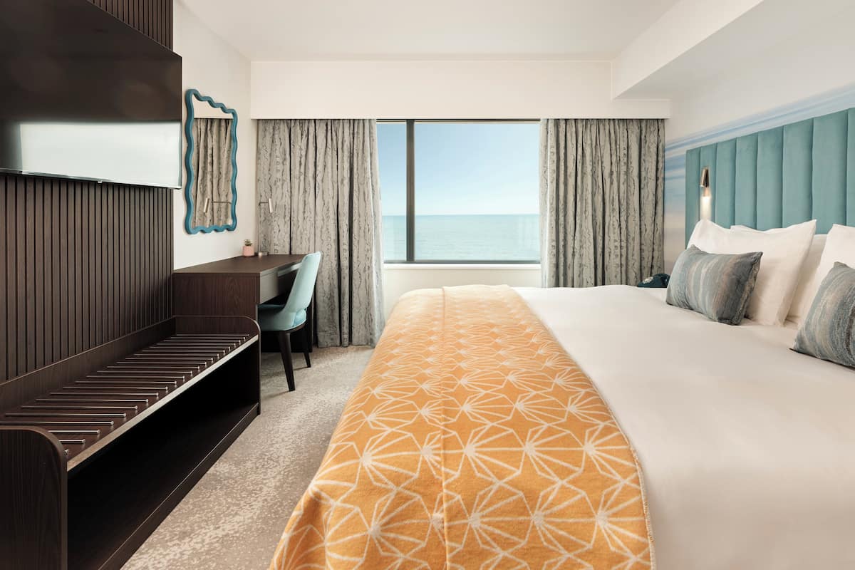 Standardrum - 1 kingsize-säng - havsutsikt | Skrivbord, strykjärn/strykbräda och gratis wi-fi