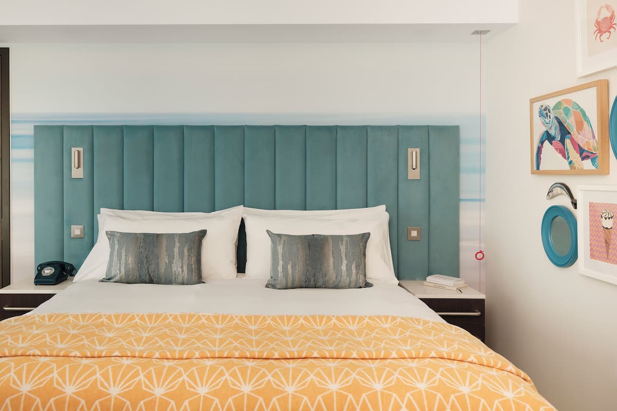 Skrivbord, strykjärn/strykbräda och gratis wi-fi