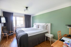 Minibar, desk, iron/ironing board, free WiFi