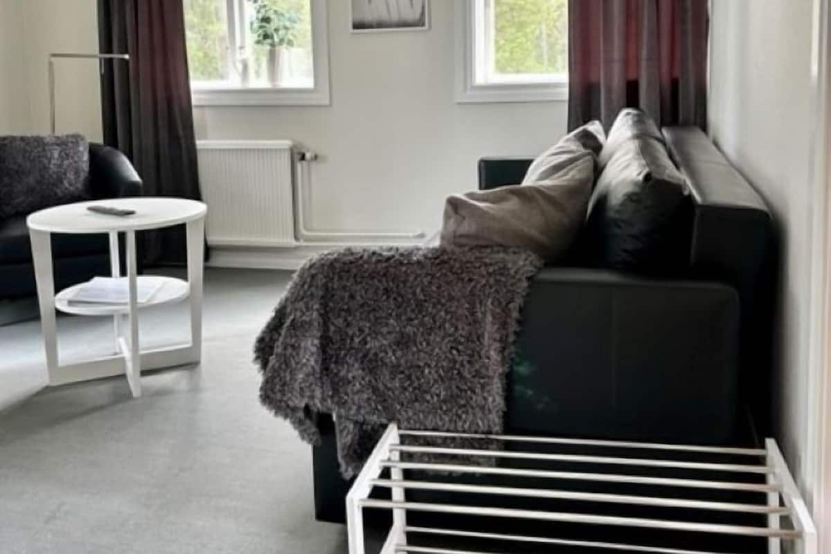 Family Room, 2 Bedrooms