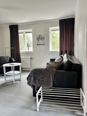 Family Room, 2 Bedrooms