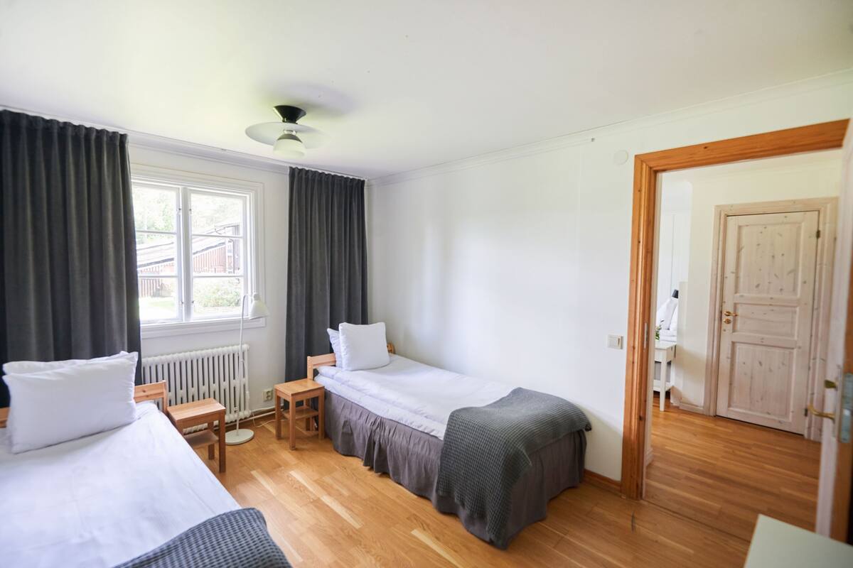 family quadruple room | 1 bedroom, minibar, desk, iron/ironing board