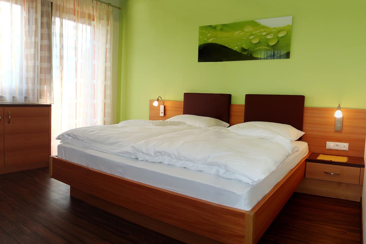 Apartment, Valley View | In-room safe, desk, free WiFi, bed sheets