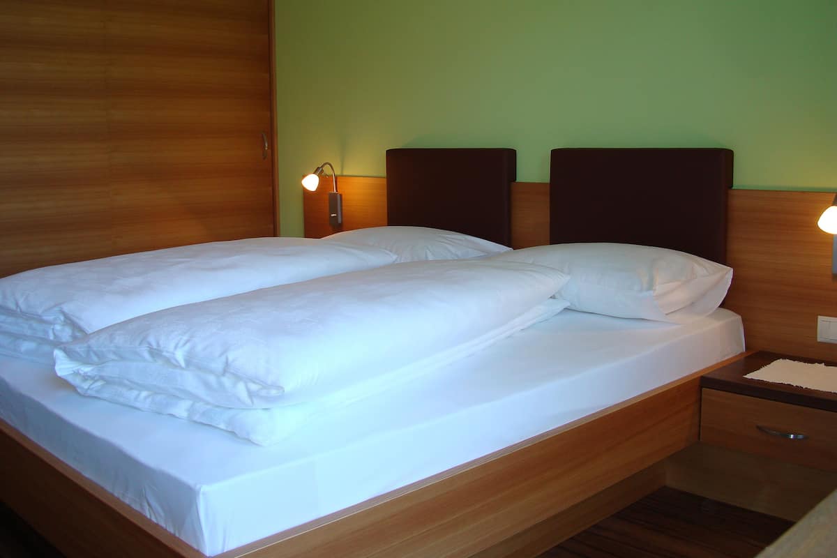 Family Apartment | In-room safe, desk, free WiFi, bed sheets