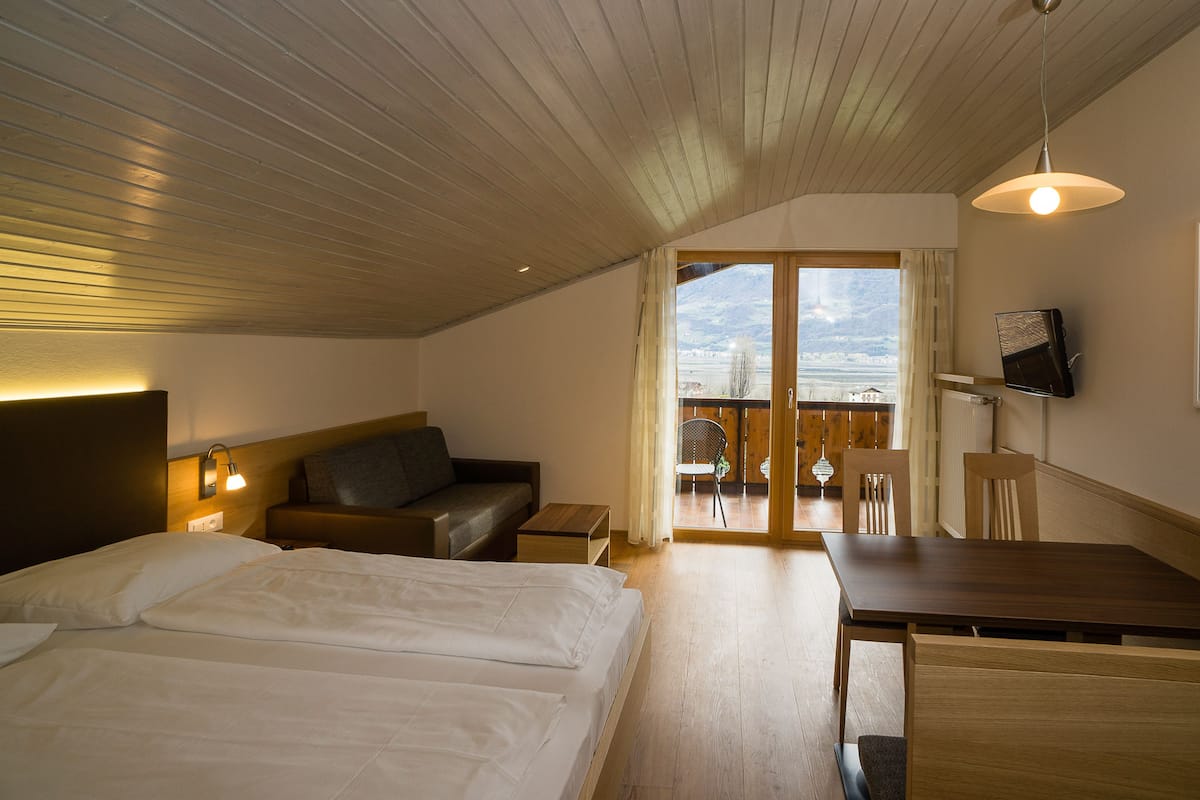 Comfort Double Room, Valley View | In-room safe, desk, free WiFi, bed sheets