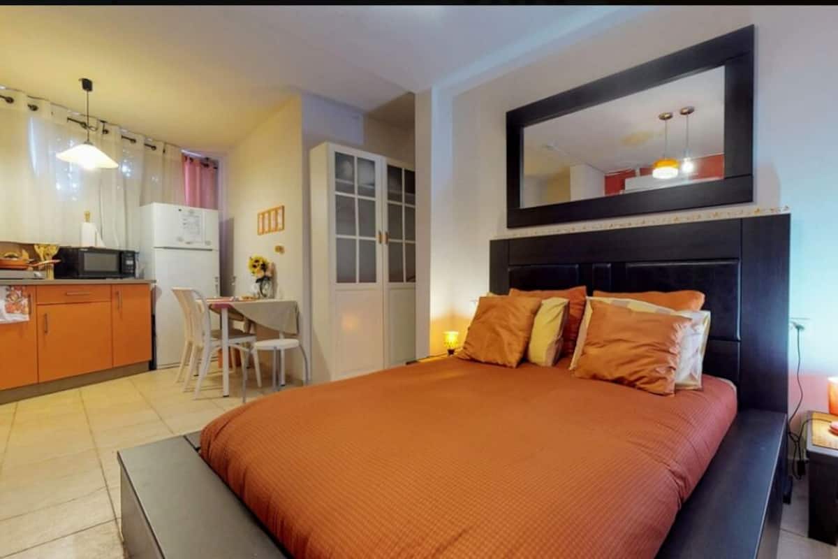 Estudio, cocineta (Orange) | Ropa de cama de alta calidad y escritorio 