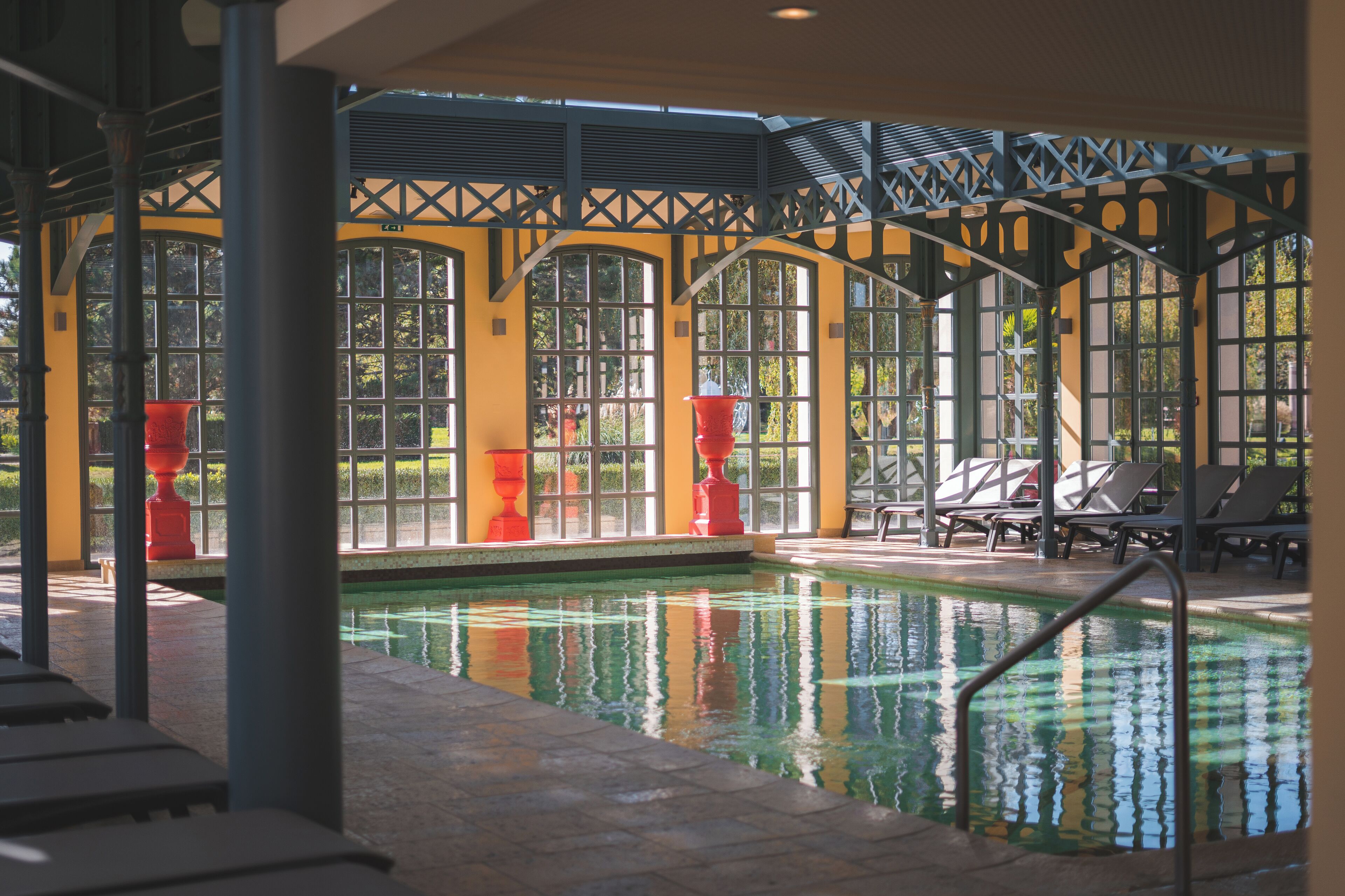 couples treatment room(s), sauna, hot tub, steam room, body treatments