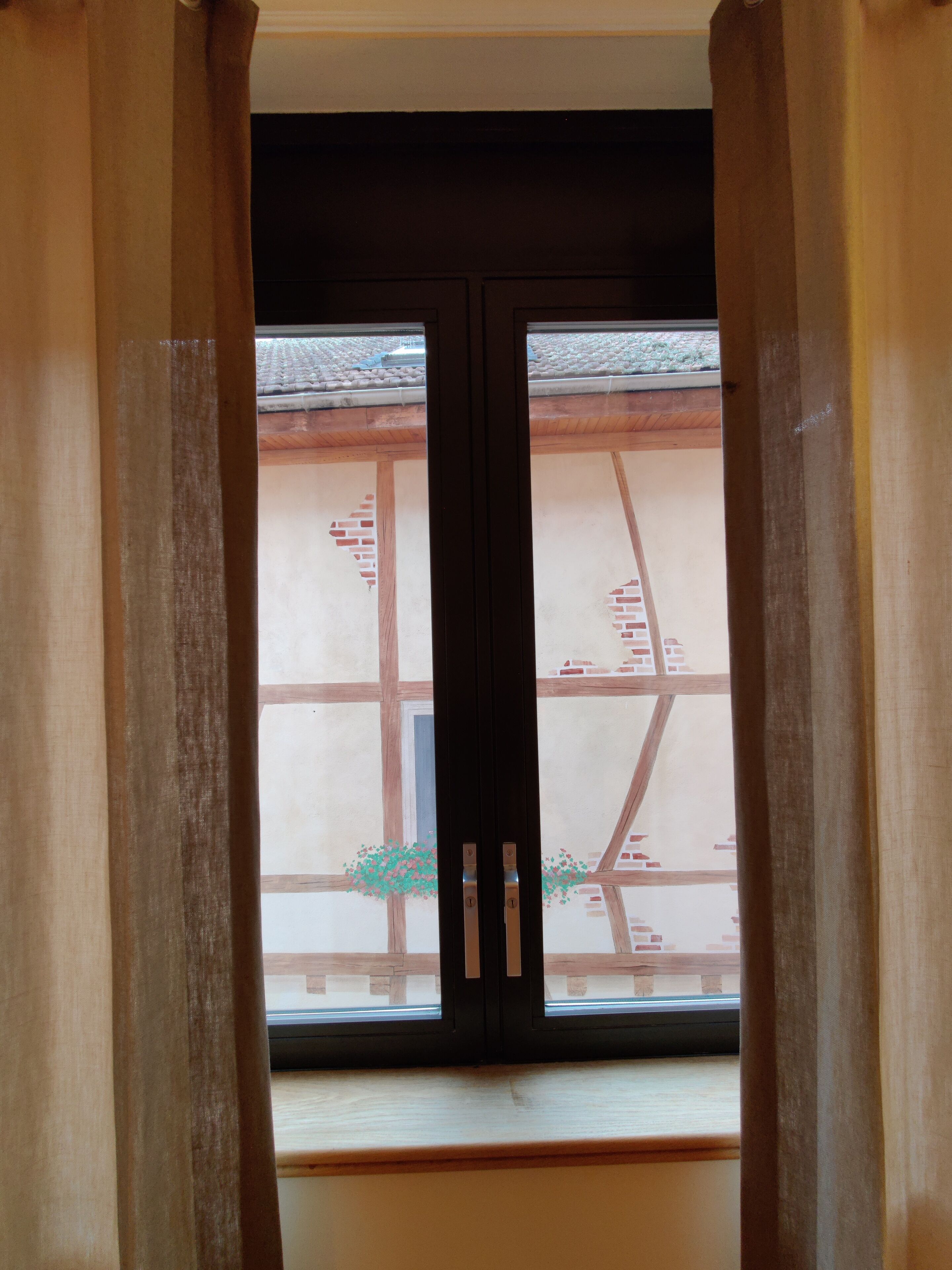 superior room, courtyard view | premium bedding, in-room safe, desk, blackout curtains