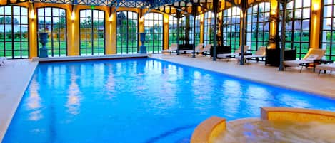 Espace de soins pour les couples, sauna, bain Ă remous, hammam