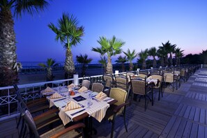 5 restaurants, breakfast served - Club Grand Side Amazon Water World - All Inclusive (Manavgat)
