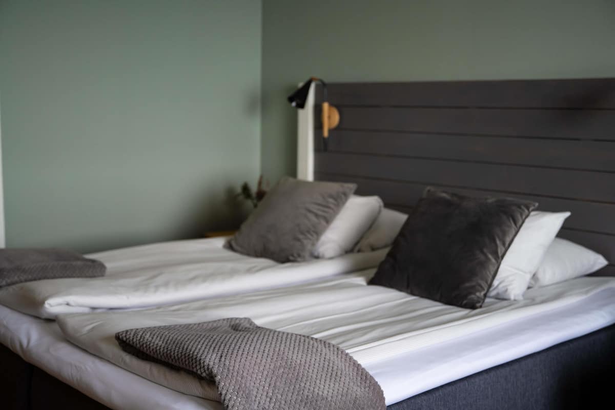 Standard Room, 2 Single Beds, Non Smoking | 1 bedroom, premium bedding, desk, blackout curtains