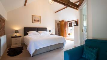 Junior Suite, Ensuite | Egyptian cotton sheets, premium bedding, pillowtop beds