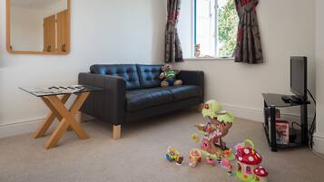 Family Room (Private Bathroom) | Egyptian cotton sheets, premium bedding, pillow-top beds