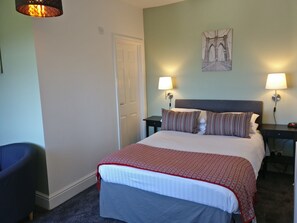 Deluxe Double Room, Ensuite | Free WiFi, bed sheets - The Mansion Bed & Breakfast (Whitehaven)