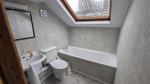 Free WiFi, bed sheets - The Mansion Bed & Breakfast (Whitehaven)