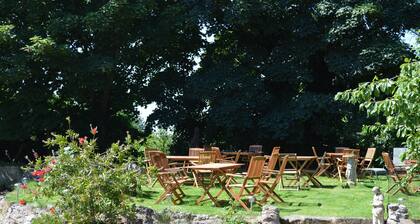 Orchard Lodge & Wolds Restaurant