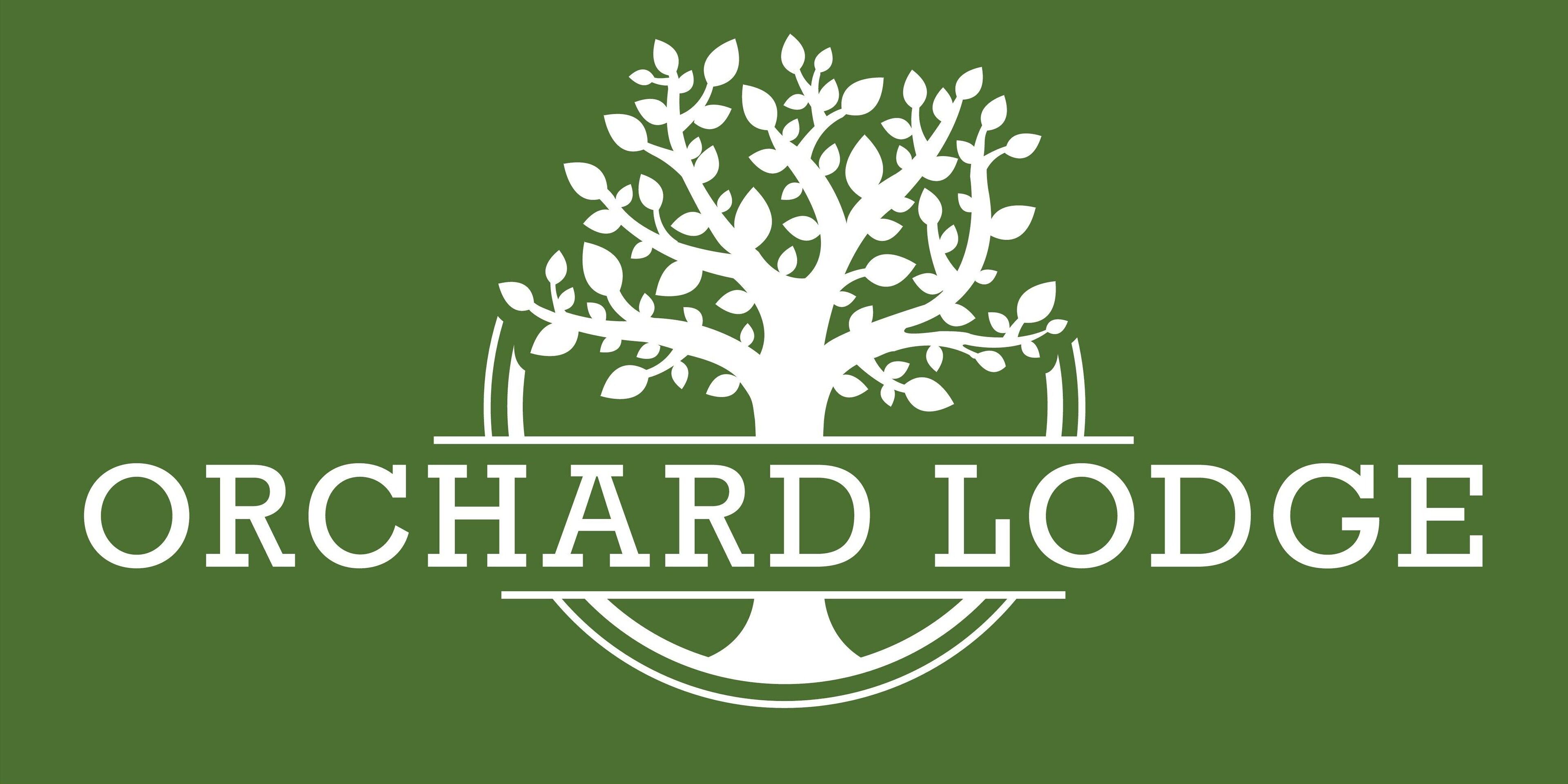 Un logotipo con un árbol estilizado y el texto "ORCHARD LODGE".