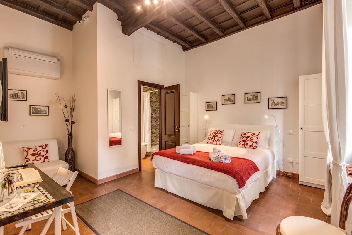 1 bedroom, in-room safe, desk, free WiFi