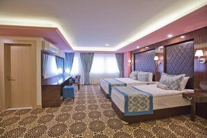 Standard Triple Room | Minibar, desk, free cribs/infant beds, free WiFi - Celikhan Hotel (Ankara)