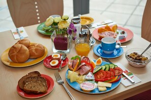 Colazione a buffet a pagamento, servita tutte le mattine 