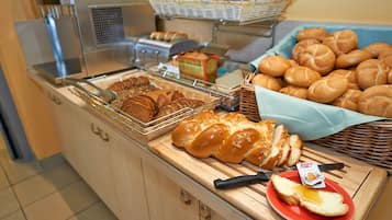Café da manhã com buffet todos os dias mediante uma taxa