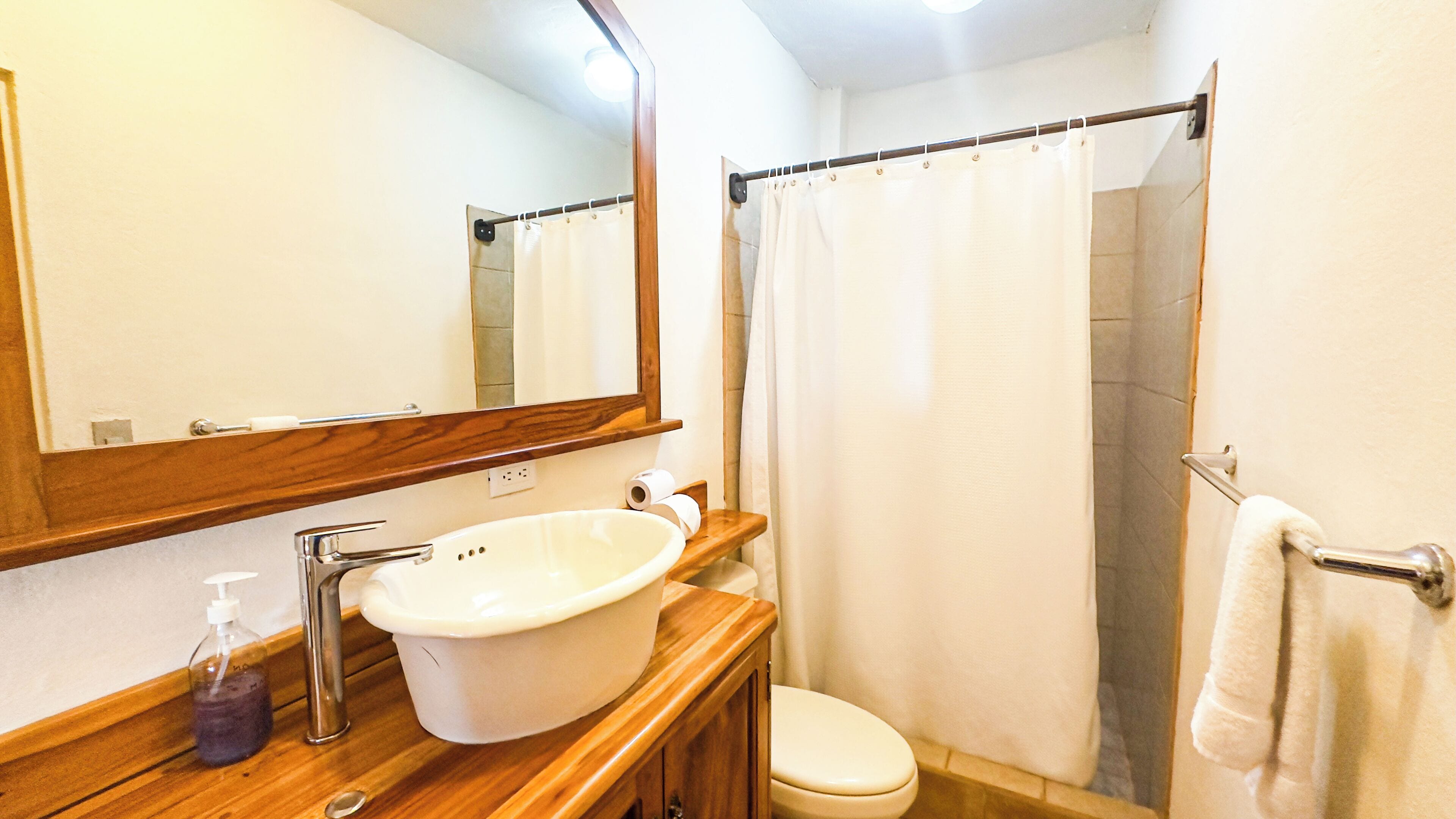 1 bedroom, in-room safe, free wifi, bed sheets