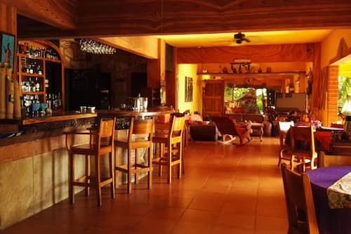 Bar (in der Unterkunft)