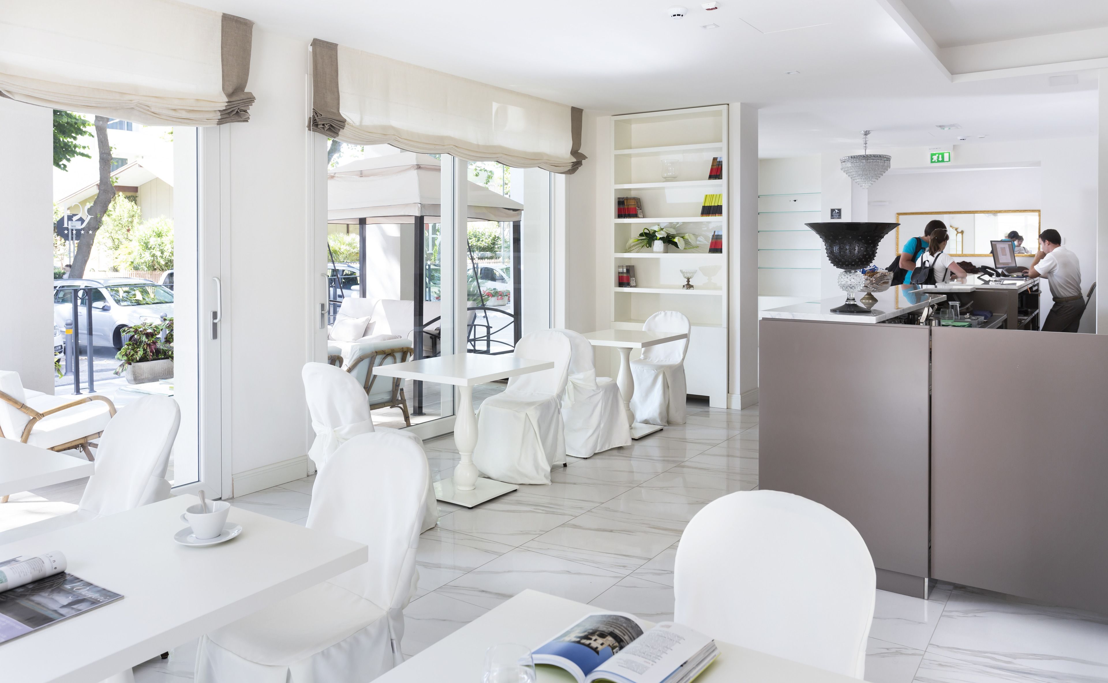 lobby lounge, pool views, open daily