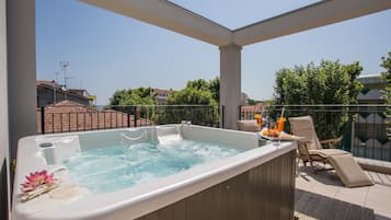 Presidentiële suite, bubbelbad | Kamervoorziening