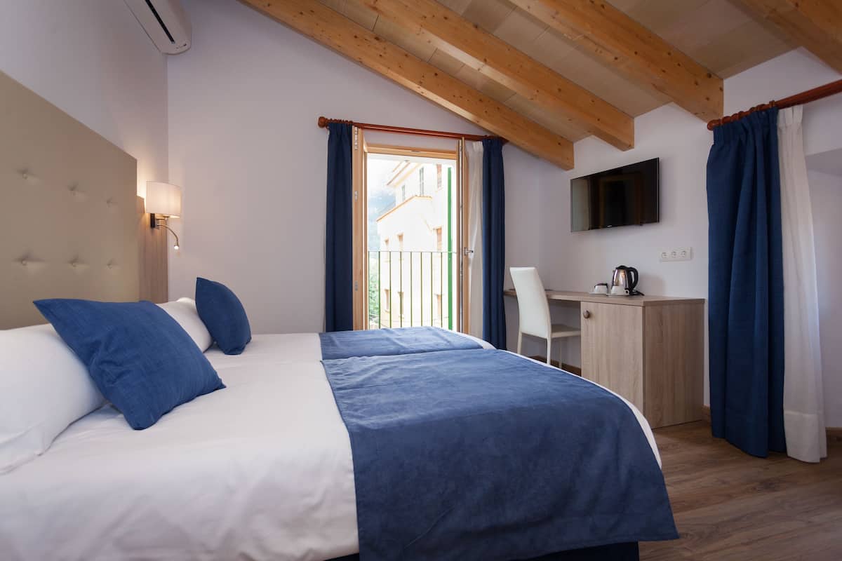 junior suite | 1 bedroom, minibar, in-room safe, individually decorated