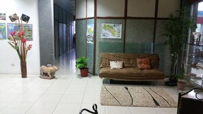 Khu tiếp khách ở sảnh