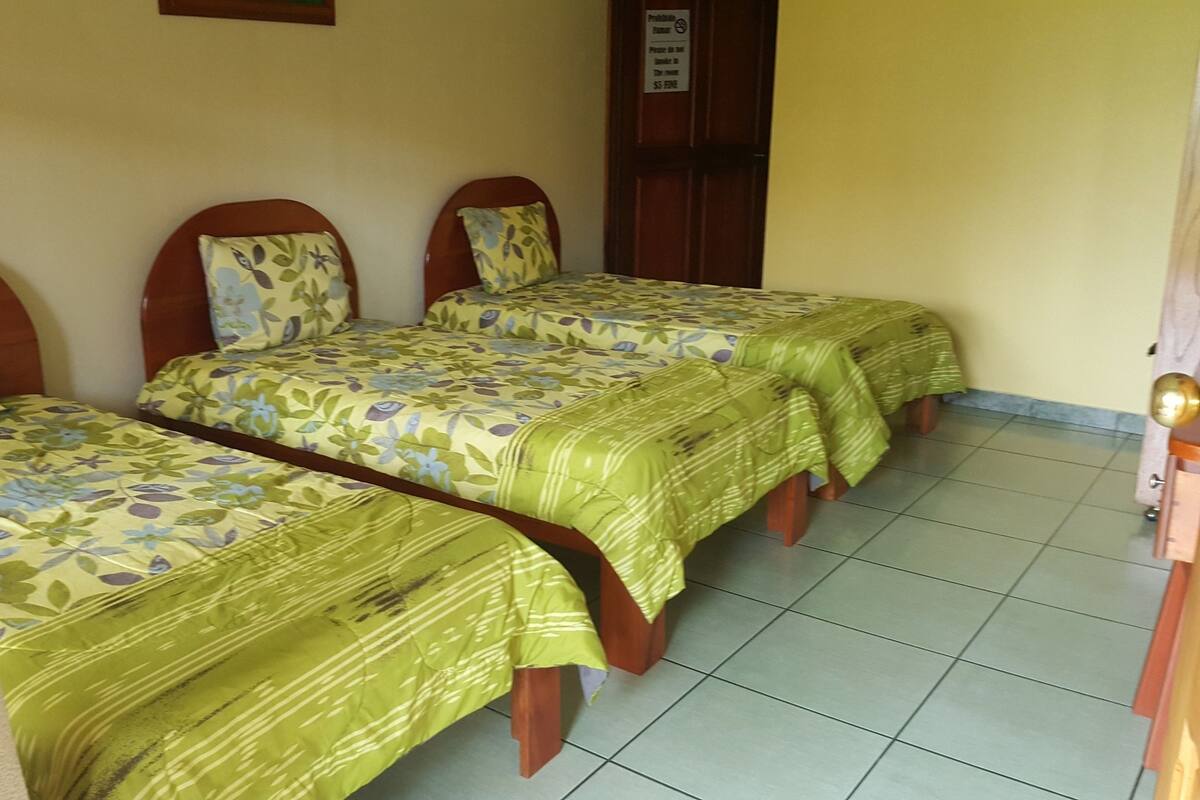 Triple Room | In-room safe, free WiFi