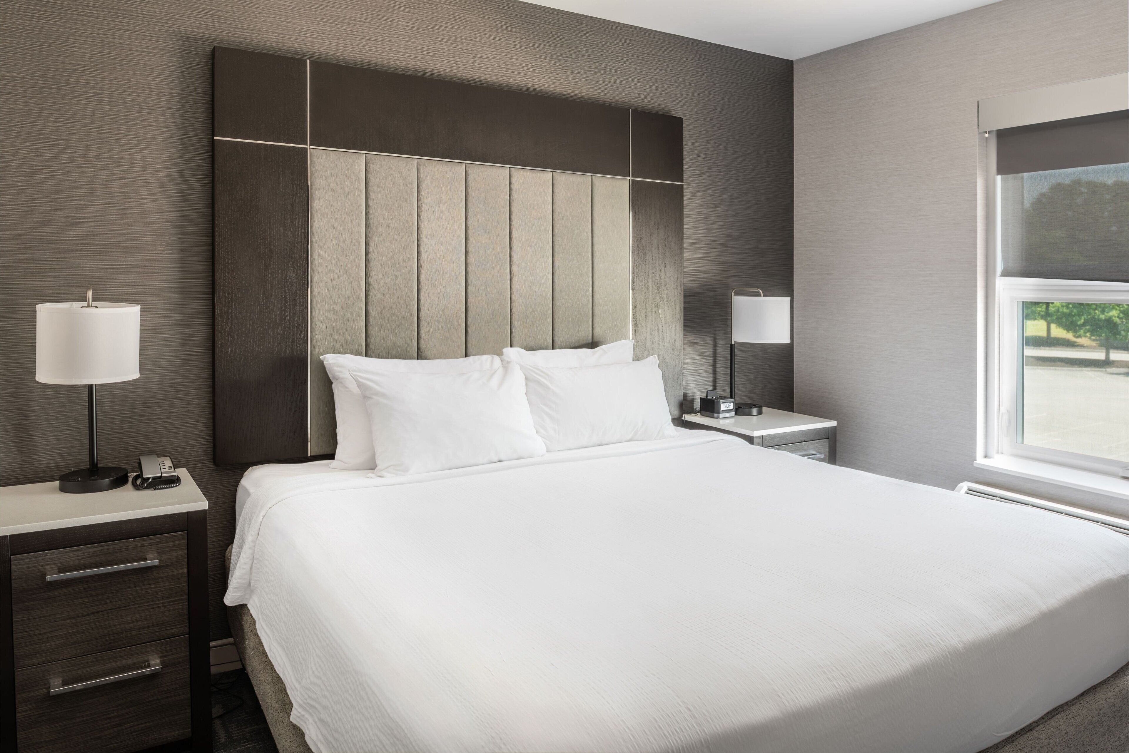 suite, 1 bedroom | hypo-allergenic bedding, in-room safe, desk, laptop workspace