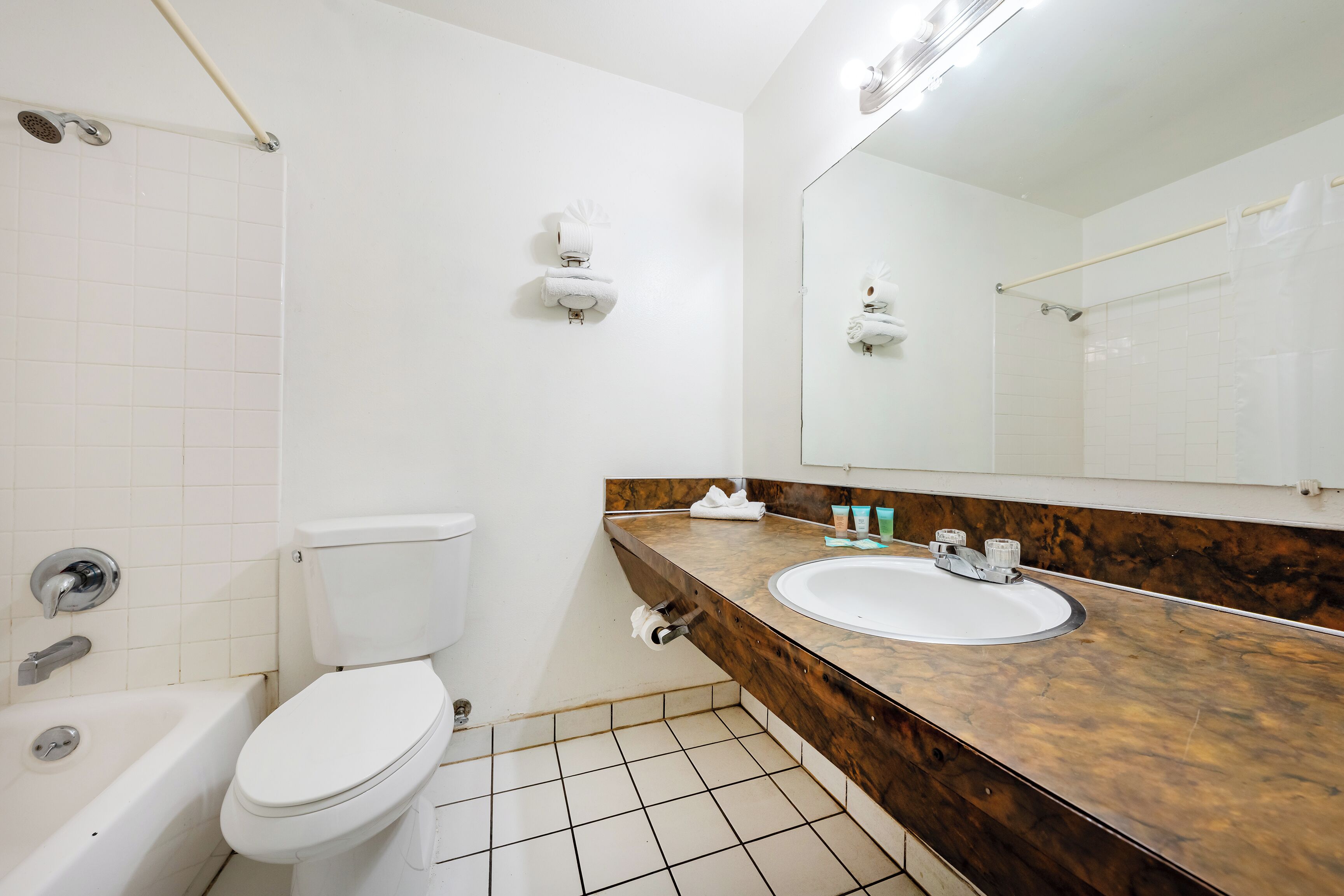 Foto - Best Value Inn by OYO Portland OR South East