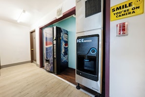 Vending machine - Best Value Inn by OYO Portland OR South East (Portland)