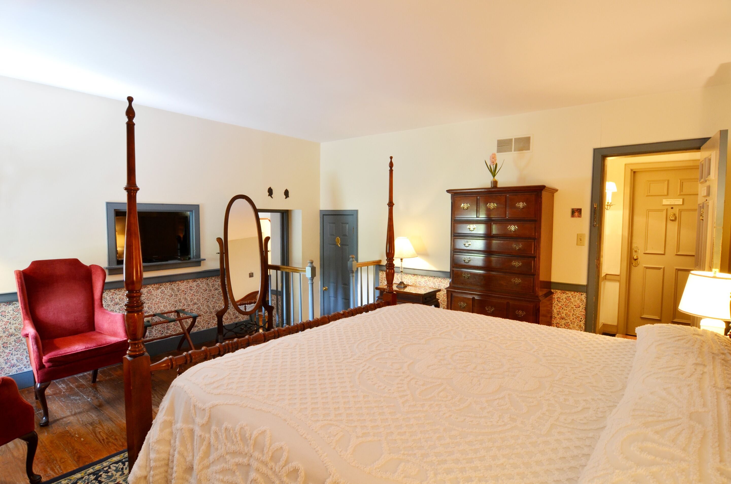 Deluxe Double Room, Private Bathroom (George Washington)